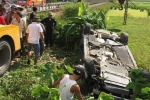 Nam Định: Xe Audi A8 bị tàu hỏa tông văng xuống mương