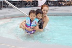 Jennifer Phạm đưa 3 con đi nghỉ dưỡng ở Las Vegas