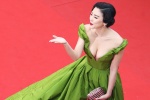 Những bộ váy sexy gây sốc tại thảm đỏ Cannes của sao gốc Hoa