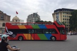 Hà Nội: Xe buýt mui trần 2 tầng sặc sỡ chạy trên phố 