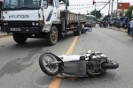 Xe 'điên' gây tai nạn liên hoàn, người nằm la liệt trên đường phố