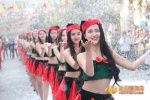 Sinh viên tự làm show Victoria's Secret để mừng Giáng sinh và năm mới