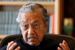 Cựu Thủ tướng Malaysia nói MH370 có thể được điều khiển từ xa