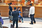 3 vệ sĩ hộ tống vợ tỷ phú Hongkong và các con đi siêu thị