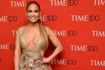 Jennifer Lopez đẹp hút hồn ở tuổi 48