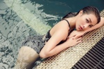 Yaya Trương Nhi khoe đường cong với bikini