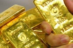 Giá vàng hôm nay 8/1: USD tụt giảm, vàng tìm đỉnh mới