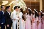 NSND Trung Hiếu hôn vợ 9x đắm đuối trong lễ cưới 