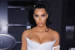 Kim Kardashian diện váy phô vòng một ngoại cỡ