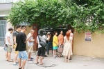 Về nhà đi con: Đoàn làm phim đuối sức quay dưới thời tiết nắng nóng Hà Nội