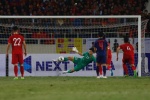CĐV Thái Lan cảm ơn trọng tài khi từ chối bàn thắng của Bùi Tiến Dũng