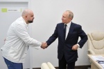 Bác sĩ tháp tùng Tổng thống Putin bị nhiễm Covid-19