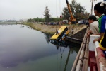 Đà Nẵng: Xe bus bị xe tải húc văng xuống hồ 