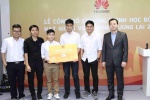 Huawei trao 10 học bổng 