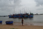 Khánh Hòa đến Quảng Ngãi: Cấm biển, sơ tán dân và cho học sinh nghỉ học tránh bão số 6
