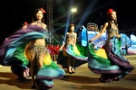 Hồ Quỳnh Hương “mất tích” tại Carnaval Hạ Long 2014: Hát nhép “toàn tập”?