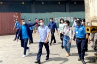 Phó thủ tướng Vũ Đức Đam thăm kho hàng của Tiki ở TP.HCM