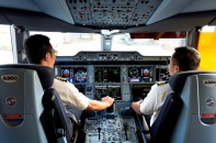 Vietnam Airlines báo cáo Thủ tướng vụ đào tạo phi công 7 - 8 năm rồi bị doanh nghiệp khác "vợt" mất