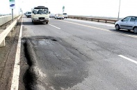 Đề xuất đầu tư 195 tỷ đồng để sửa chữa gấp mặt cầu Thăng Long