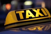 Bộ GTVT tiếp tục bảo lưu quan điểm taxi truyền thống và taxi công nghệ đều phải gắn hộp đèn
