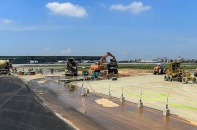 Yêu cầu hãng bay thực hiện nghiêm nghĩa vụ với hành khách khi chậm, hủy chuyến