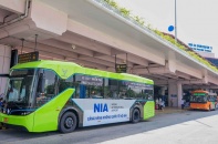 Đưa vào vận hành xe buýt điện VinBus nối chuyến giữa 2 nhà ga sân bay Nội Bài
