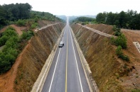 Bộ GTVT tham vấn địa phương về việc mở rộng cao tốc Cam Lộ - La Sơn