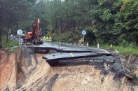 Công bố tình huống khẩn cấp về hư hỏng hạ tầng do bão số 13 trên đèo Mimosa