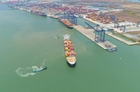 Hãng tàu ngoại rục rịch tăng phụ phí xếp dỡ container tại cảng