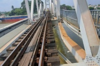 Bộ Xây dựng ra chỉ đạo nóng sau vụ sà lan va vào nhịp cầu Ghềnh