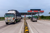 Bộ trưởng Bộ Xây dựng yêu cầu kiểm tra doanh nghiệp vận tải có dấu hiệu tăng giá bất thường