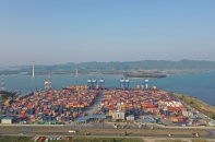 Nâng cỡ tàu vào cầu cảng số 1, 2 cảng Lạch Huyện lên 176.000 DWT giảm tải