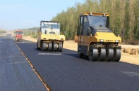 Nhà thầu thi công cao tốc lao đao vì thiếu xăng dầu