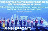 Bình Dương trao quyết định đầu tư cho 8 dự án với tổng vốn 1,8 tỷ USD