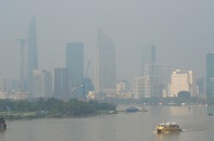 Sương mù tiếp tục che phủ TP.HCM