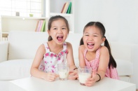Kiềng 3 chân bảo vệ trẻ em trước dịch bệnh