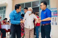 VWS hỗ trợ tặng quà, khám bệnh cho hơn 300 hộ dân ở huyện Bình Chánh