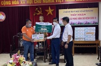 Quỹ Phát triển Tài năng Việt tiếp năng lượng cho lực lượng chống dịch Hà Tĩnh