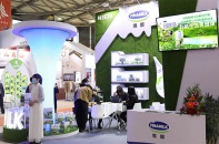Vinamilk ra mắt sữa tươi organic “tiêu chuẩn kép” tại Triển lãm quốc tế hàng đầu Thượng Hải