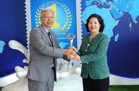 Bà Mai Kiều Liên được vinh danh Doanh nhân xuất sắc 2022, Vinamilk dẫn đầu Top 10