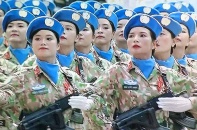 Những bóng hồng tại Lễ diễu binh kỷ niệm 50 năm thống nhất đất nước