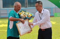 HLV Guillaume Graechen được vinh danh tại Ngày hội bóng đá Nhí Nutifood 2026