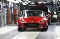 Mazda MX-5 2016 mui trần có giá từ 24.915 USD