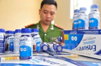 Thu giữ 27.600 chai sữa Ensure không rõ nguồn gốc