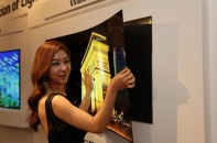 LG trình làng tivi OLED mỏng chưa đến 1mm