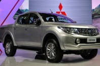 Mitsubishi Triton thế hệ mới sắp lăn bánh tới Việt Nam