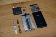 Cận cảnh tháo rời Bphone