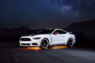 Ford ra Mustang Apollo kỷ niệm sứ mệnh lên thăm "chị Hằng"
