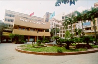 Cuộc chiến thâu tóm đất vàng