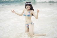 Hoa hậu Kỳ Duyên khoe đường cong gợi cảm với bikini